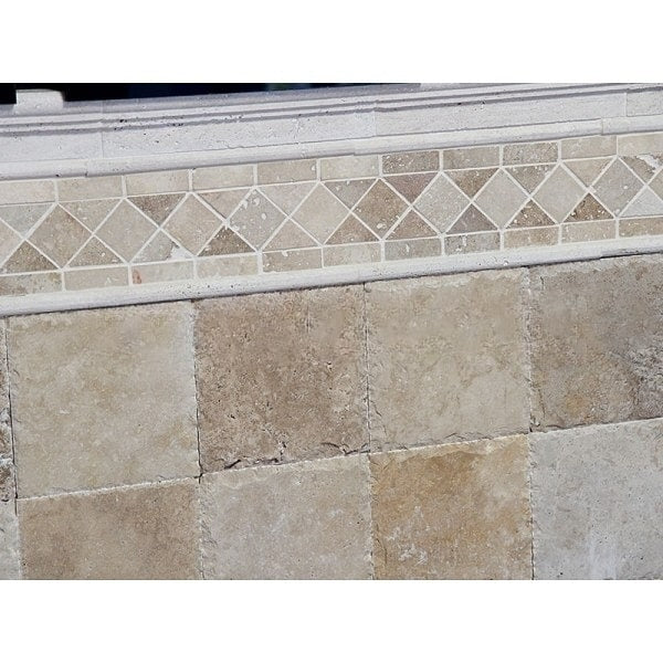 Nahaufnahme von Cream Travertin-Fliese Small