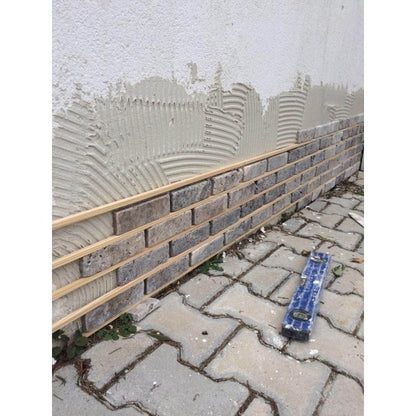 Bild von der Installation von Rubin Travertin Ziegelstein 